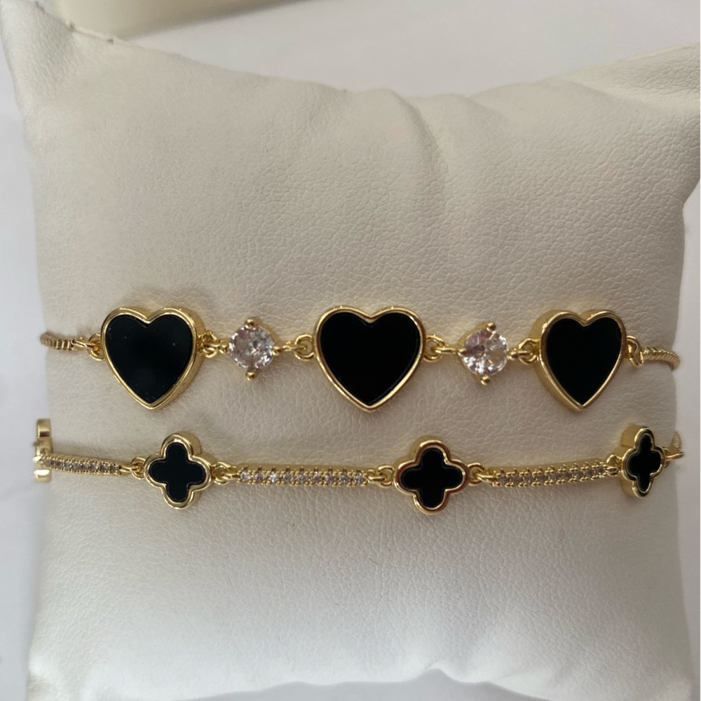 Eye Candy Los Angeles gold Heart & Clover charm set of 2 Bracelets black + gold